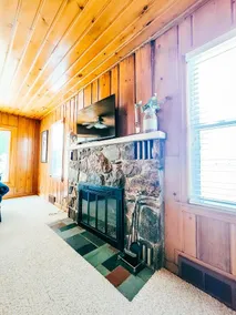 Cozy Cottage Near Campus - Image 3