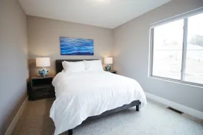 West Omaha Townhouse with GYM, Shopping, King Bed - Image 3