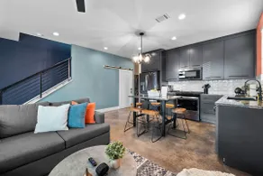 Modern Stay Near Airport, COTA & Downtown, Trails - Image 2