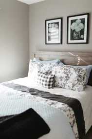 Stylish W. Omaha House. Shopping. King Suite. - Image 3