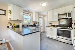 Plan your Boston fall escape, private hot tub! - Image 3