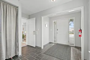 Private Loft! Spacious & Dog Friendly! - Image 5