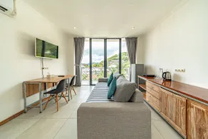 Spacious 1 BR Suite Room in Central Labuan Bajo - Image 5