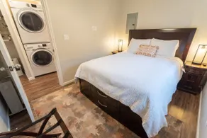 Downtown w/ Parking, Wi-Fi, Kitchen, and Laundry! - Image 3