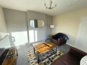Stunning 3 bedrooms house with Garden and Free Parking - Image 3