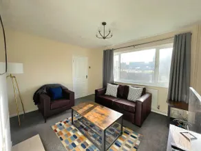 Stunning 3 bedrooms house with Garden and Free Parking - Image 4