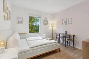 Suburban oasis for 2 - near BER, Netflix, parking - Image 2
