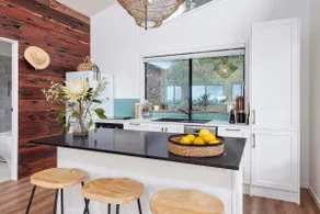 Sheket ~ Peaceful ~ Ocean views in Elanora - Image 3
