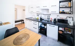 Cosy central apartment at river - Image 2