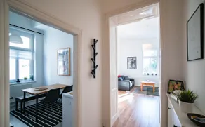 Cosy central apartment at river - Image 3