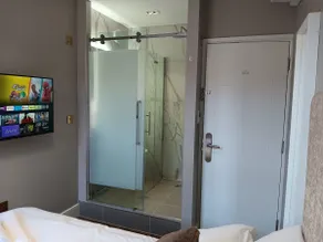 Room 9 - Second Floor Front - Image 3