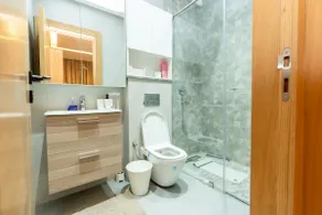Central 1-Bedroom | Fast Wi-Fi & Easy Access - Image 3