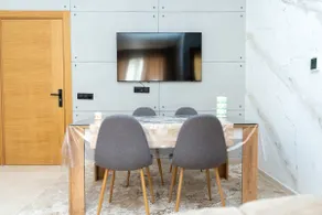 Central 1-Bedroom | Fast Wi-Fi & Easy Access - Image 5