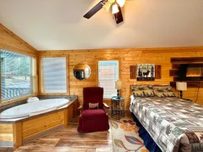 Deluxe Cabin with Jetted Tub - Image 2