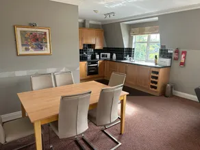 Spacious 2 bedroom apartment in Killarney - Image 5