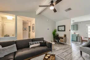 Cozy 2 Bedroom in Round Rock - Image 4