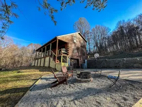 Luxury Lodge Hocking Hills with Pool and Hot Tub - Image 2