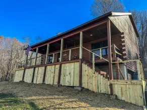 Luxury Lodge Hocking Hills with Pool and Hot Tub - Image 3