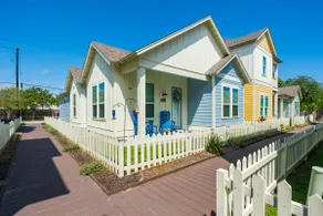 Private Beach+Pier+Pool | Ground Floor EZ Access - Image 3