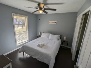 N. Jackson 3BR Oasis-Walk to Stores & Food - Image 5