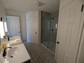 N. Jackson 3BR Oasis-Walk to Stores & Food - Image 3