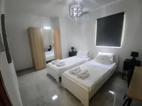 Deggies Apartments - spacious, modern apartment! - Image 4