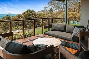 Montville Resort Style Holiday Retreat with pool - Image 4