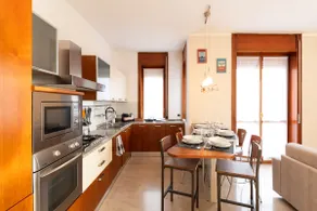 (Free Parking) Elegant 100sqm Apartment - Image 5