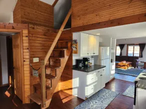 Waterfront Cottage, Sleeps 6 with Loft & Hot Tub! - Image 5