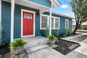 Texas Two Step | 3BR Home Near Main & the River - Image 3