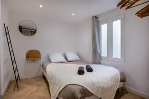 The Hyper Centre's Setting - Image 3