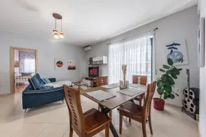 Central Flat Full Of Sun*Free Underground Parking* - Image 3