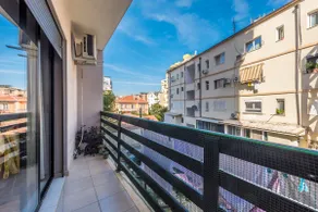 Central Flat Full Of Sun*Free Underground Parking* - Image 4