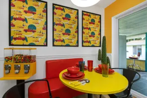 Florida Retro Airbnb - Image 4