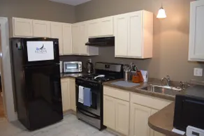 Uptown Geneva Rowhouse Flat - Image 5