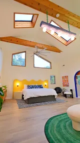 House of Cascade - One of a Kind stay w/ hot tub - Image 2