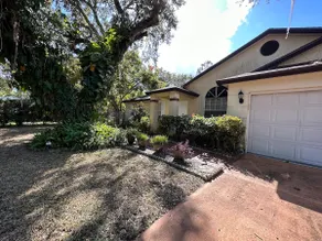 Unrefined Florida living - Image 2