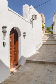 Stunning Home near the Acropolis of Lindos - Image 3