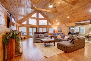 50 Acre 10 BR 6 BA Slps 30 Tesla EV Charger WIFI - Image 2