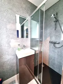 Spacious 6 Bed, 4 Bath Apartment - Image 5
