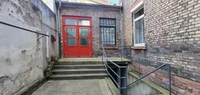 Studio apartment in a loft - Image 2