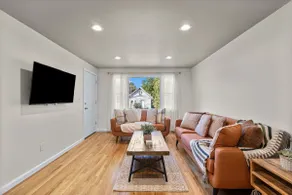 26 Beautifully Renovated 2 BR Home - Image 5