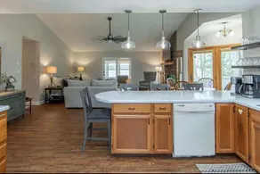 Beautiful Lake home in Longville - Image 4