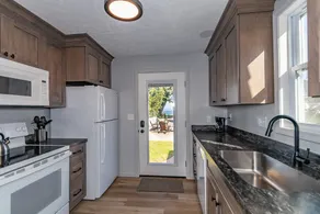 Skipper's Cottage, Walk to Lake Erie & the Beach! - Image 4