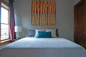 ”City View” Cozy downtown loft apartment - Image 4