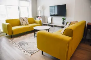 Gorgeous & Unique 5 Bed & 2.5 Bath New Townhouse - Image 3
