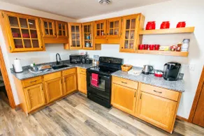 Quiet 1BR Retreat • Near Cornell College - Image 4