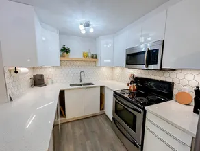 Budget saver suite | sleeps 4 - Image 4