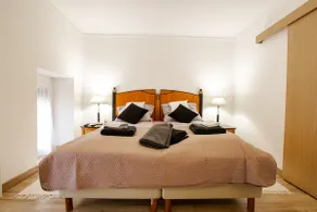 Charming stylish city duplex next to a quiet park - Image 4