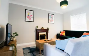 Harvest Way House ShortLets - Image 3